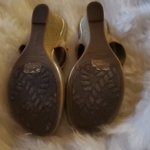 Montego Bay Club Size 10 W Wedge Jeweled Upper. - Picture 13 of 13